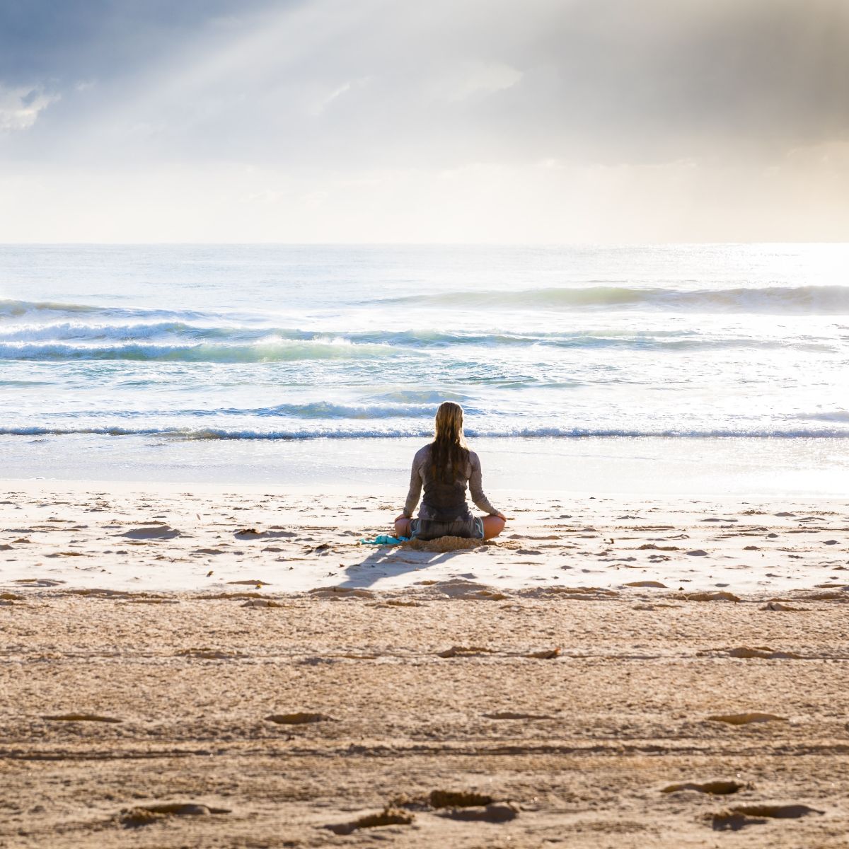 femme devant l'horizon